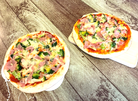 『🍕具だくさんのあったか～いピザをどうぞ！！』　